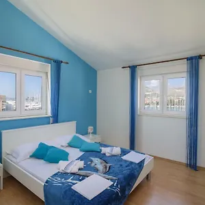 https://apartments-mirjana-trogir.splithotels.org