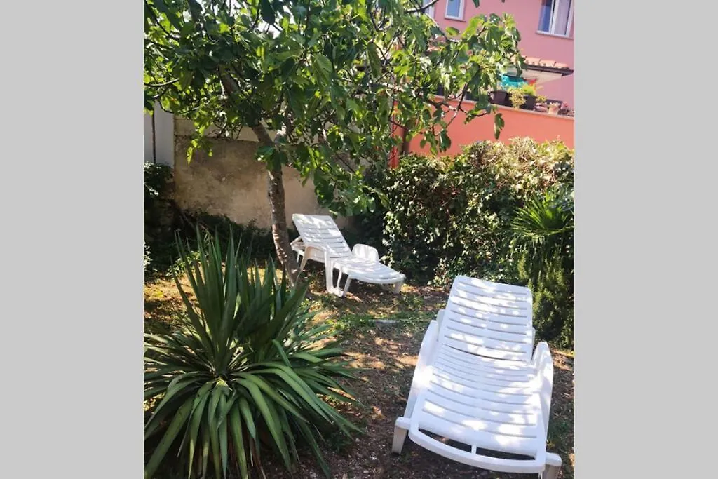 Casa Di Nonna Pina, Kuca U Blizini Arene Apartment Pula